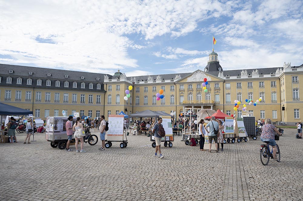 An der „Station Zukunft“ konnten Besucherinnen und Besucher viele Ideen für eine lebenswerte Zukunft bestaunen und mit Akteuren ins Gespräch treten.